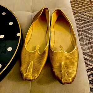 Men’s Gold Indian Wedding Attire shoes